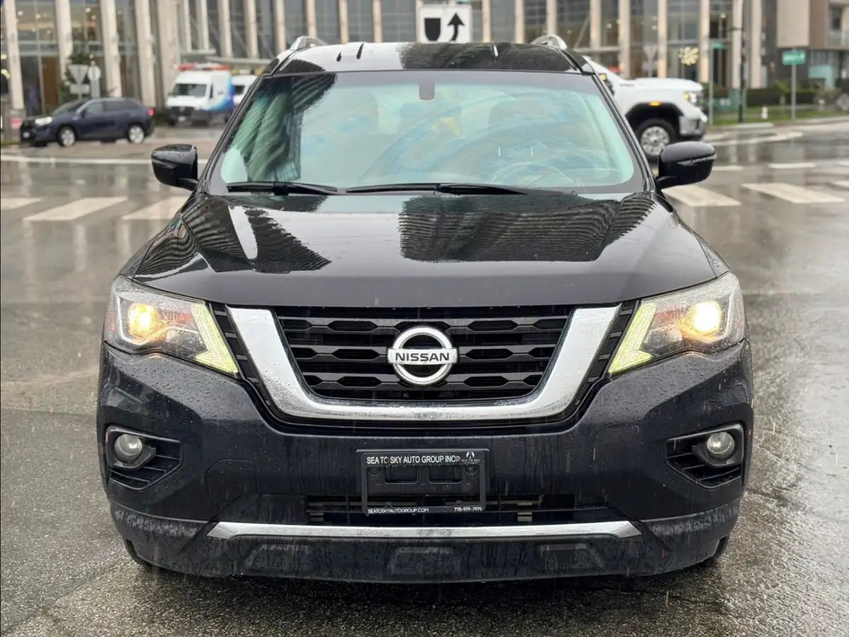 Voxcar NISSAN Pathfinder SUV in Black, VANCOUVER