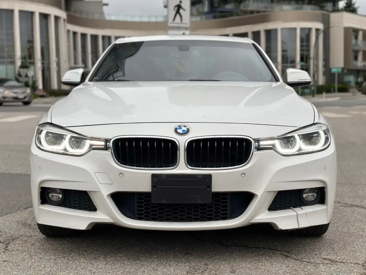 Voxcar BMW 3 Series SEDAN in White, VANCOUVER