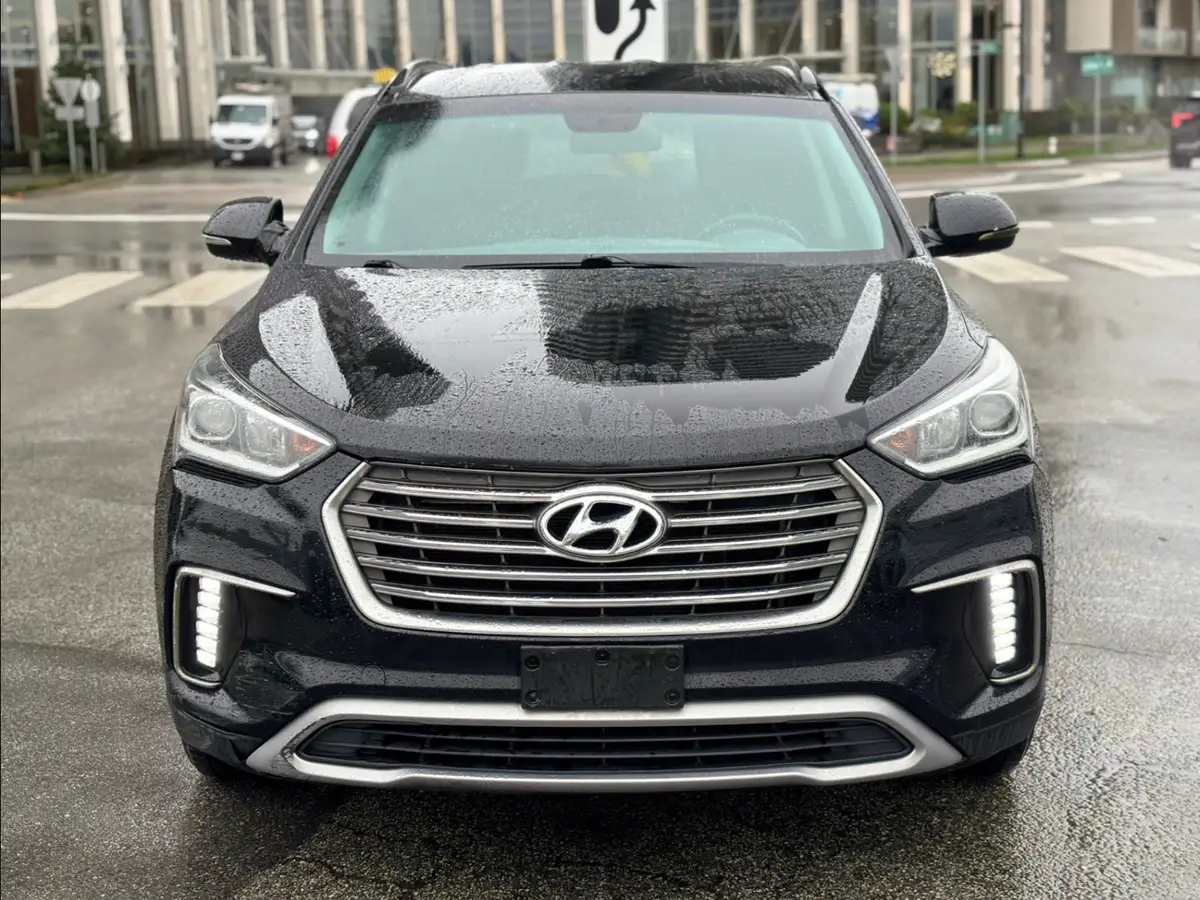 Voxcar HYUNDAI Santa Fe XL SUV in Black, VANCOUVER