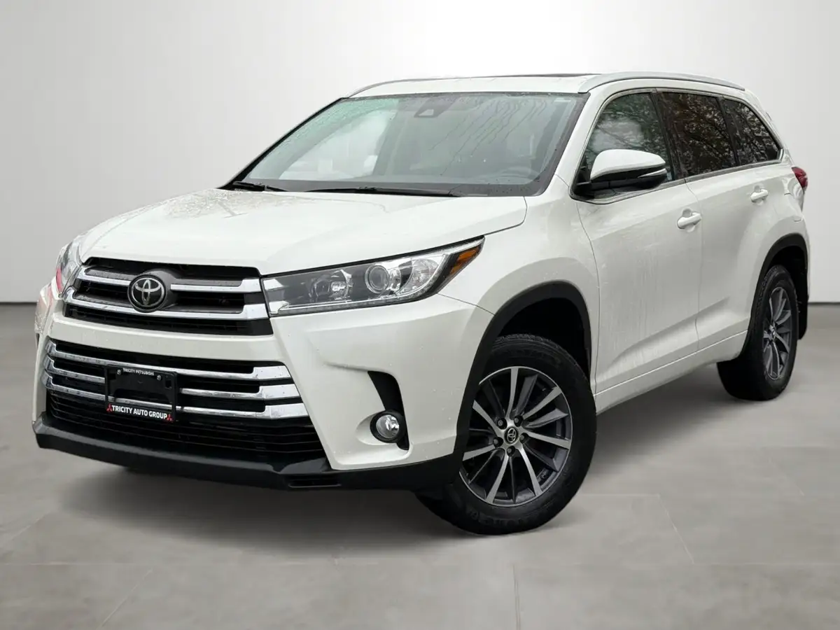 Voxcar TOYOTA Highlander SUV in White, VANCOUVER