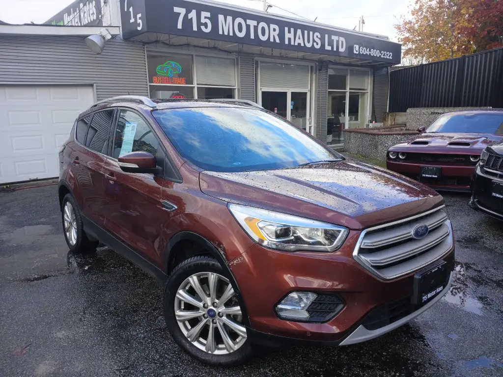 Voxcar FORD Escape SUV in Red, VANCOUVER