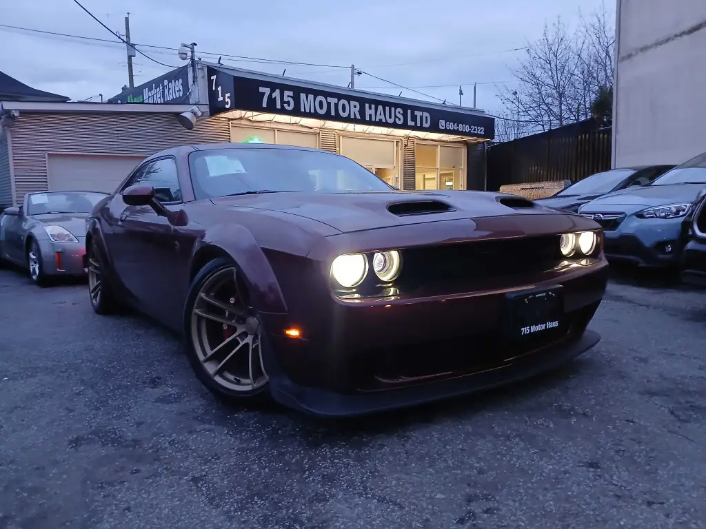Voxcar DODGE Challenger COUPE in Red, VANCOUVER