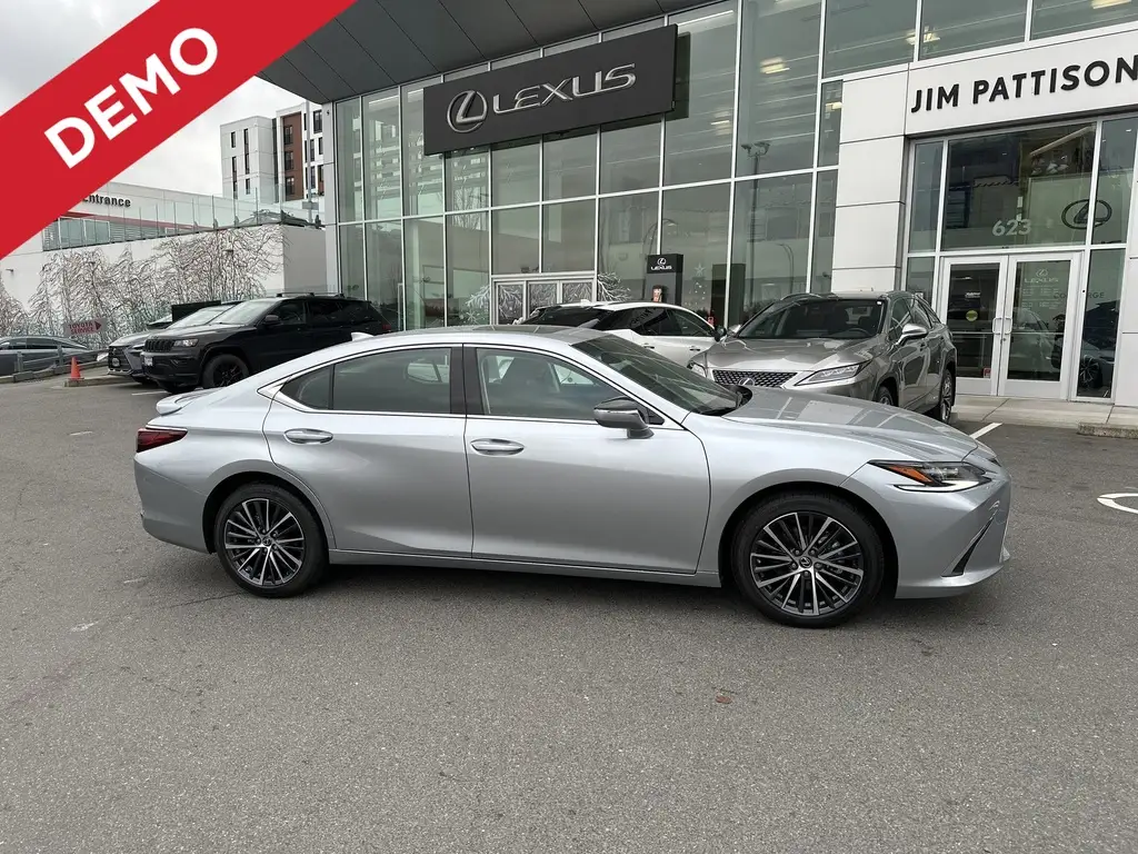 Voxcar LEXUS ES 300h SEDAN in Iridium, VICTORIA